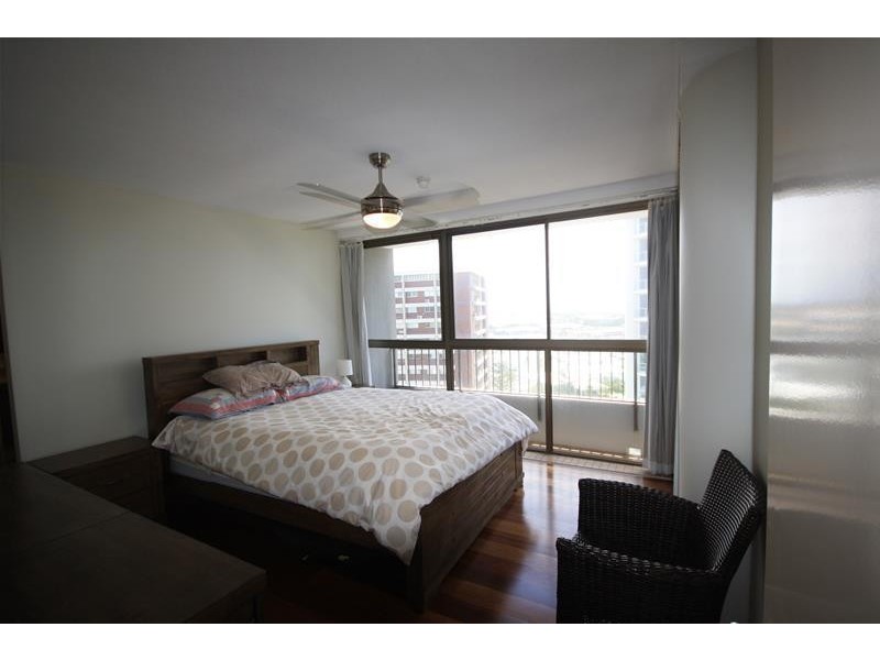 ‘Royal Surfrider’ Main Beach Parade, Main Beach QLD 4217