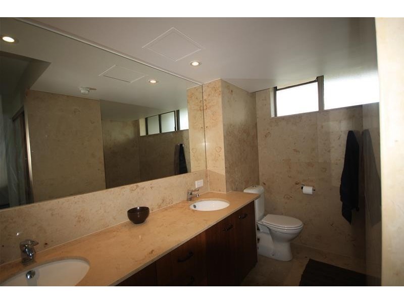 ‘Royal Surfrider’ Main Beach Parade, Main Beach QLD 4217