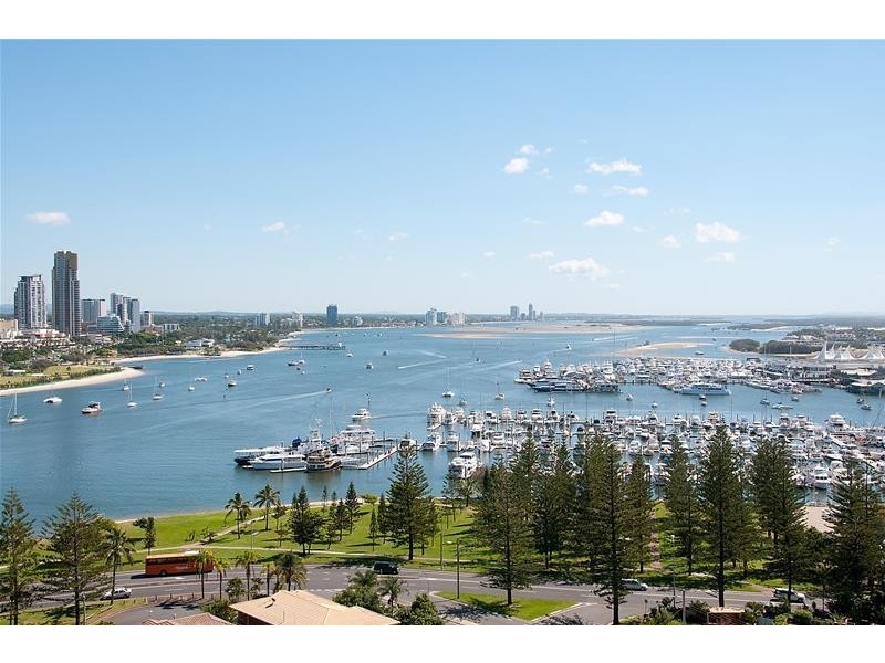 22 Montgomery Avenue, Main Beach QLD 4217