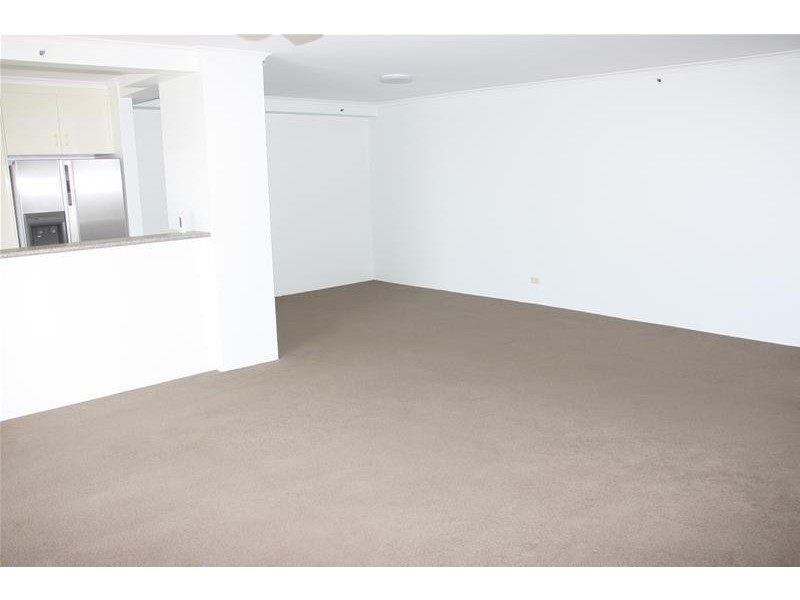 22 Montgomery Avenue, Main Beach QLD 4217