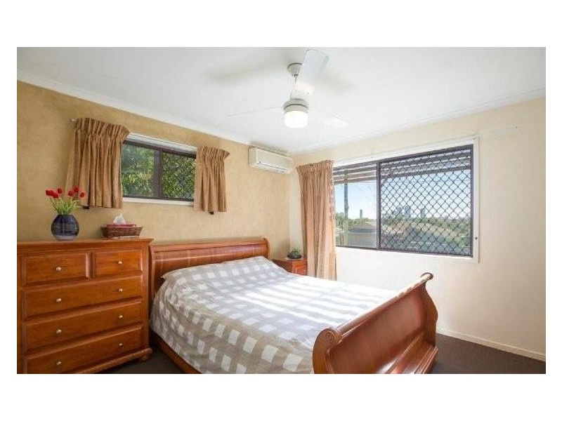 6 Salmon Street, Southport QLD 4215