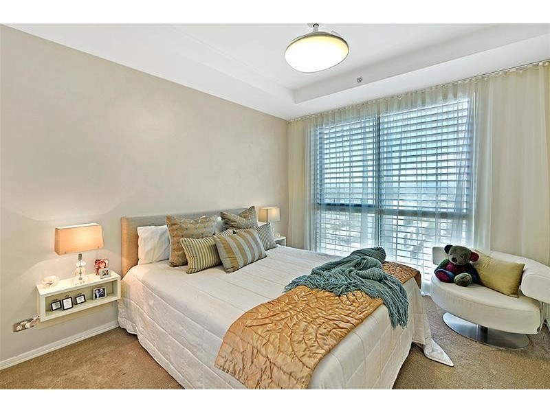 ‘MARQUIS ON MAIN’ 11 Peak. Avenue, Main Beach QLD 4217