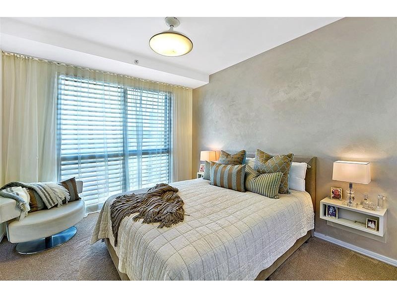 ‘MARQUIS ON MAIN’ 11 Peak. Avenue, Main Beach QLD 4217