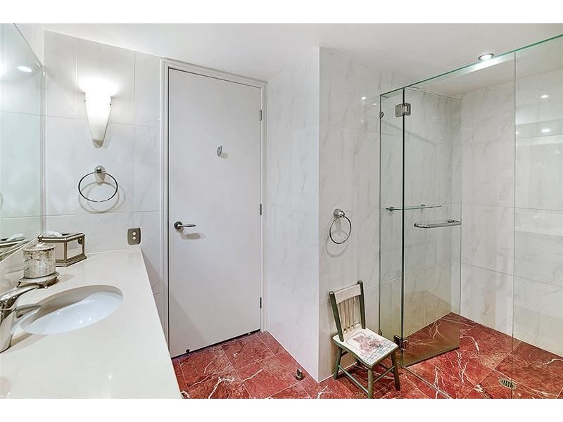 ‘MARQUIS ON MAIN’ 11 Peak. Avenue, Main Beach QLD 4217