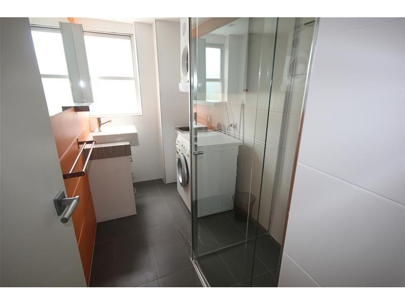 “Monte Video’ 9 Pacific Street, Main Beach QLD 4217