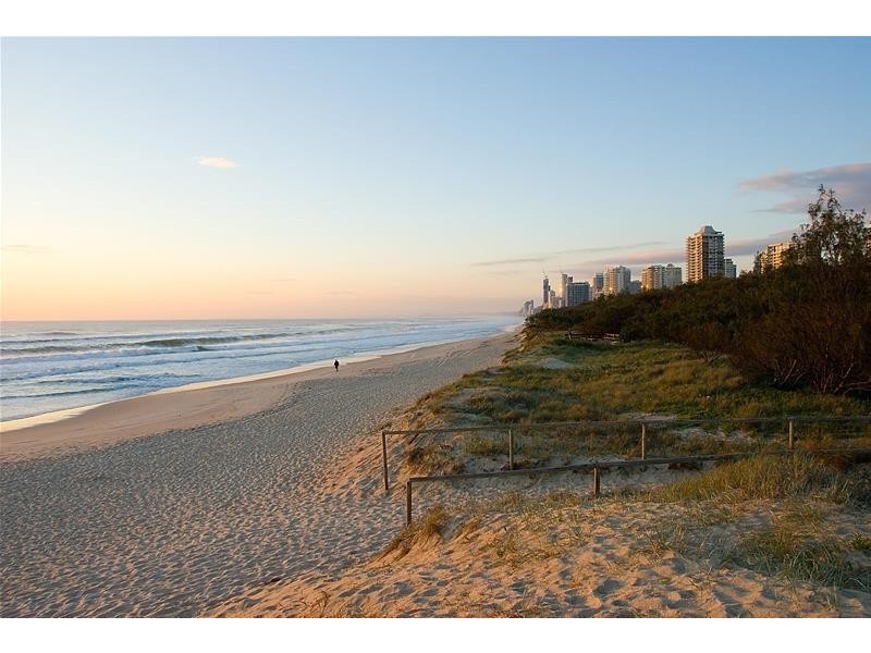 ‘ALOHA LANE’ 11 Breaker  Street, Main Beach QLD 4217