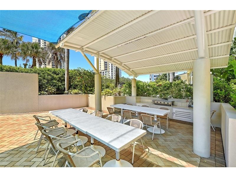 ‘MALDIVES’ 46 Pacific Street, Main Beach QLD 4217