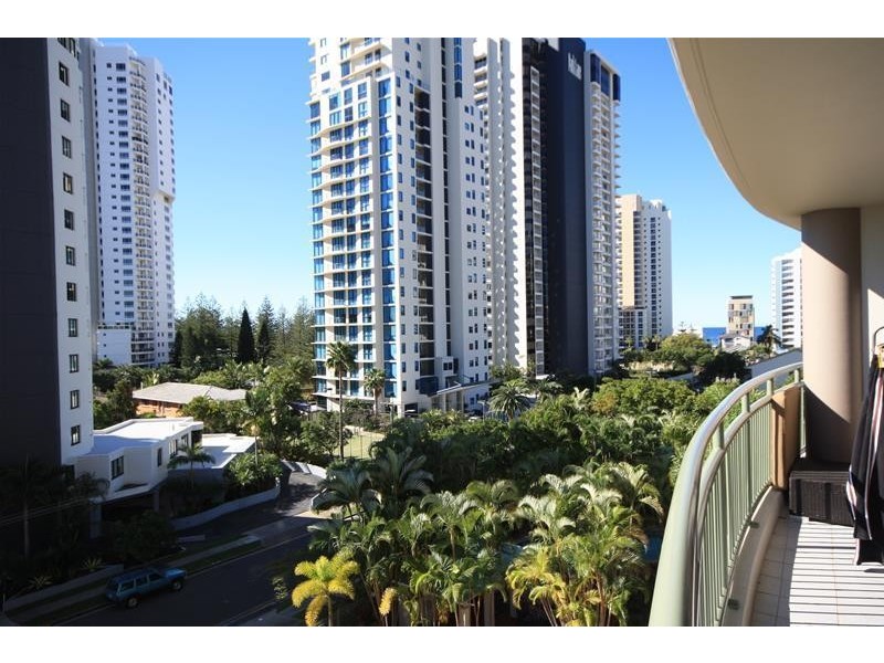 ‘Meriton’ 29-39 Woodroffe Avenue, Main Beach QLD 4217