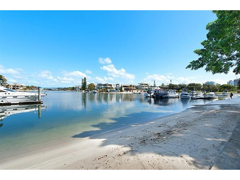 18 Commodore Drive ‘KINGS ROW SOUTH’, Paradise Waters QLD 4217