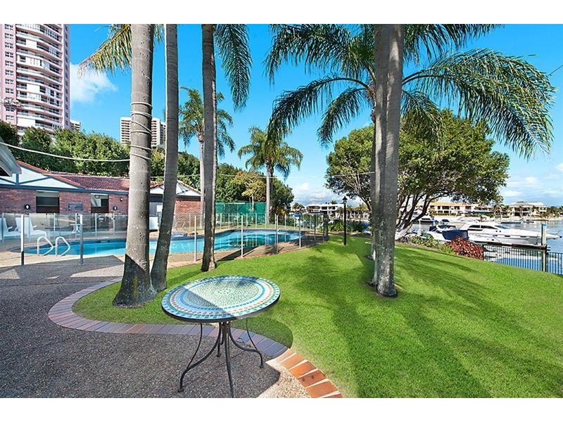 18 Commodore Drive ‘KINGS ROW SOUTH’, Paradise Waters QLD 4217