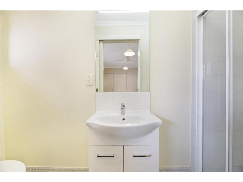 122 The Esplanade, Paradise Point QLD 4216