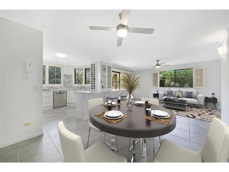 ‘MAINWAY LODGE’ 4  Peak Avenue, Main Beach QLD 4217