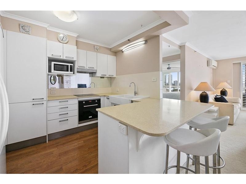 ‘OCEAN SANDS’ 11 Hughes Avenue, Main Beach QLD 4217