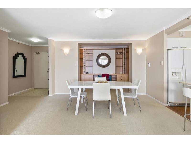 ‘OCEAN SANDS’ 11 Hughes Avenue, Main Beach QLD 4217