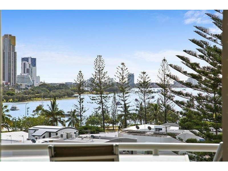 ‘OCEAN SANDS’ 11 Hughes Avenue, Main Beach QLD 4217