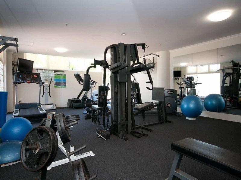 ‘OCEAN SANDS’ 11 Hughes Avenue, Main Beach QLD 4217
