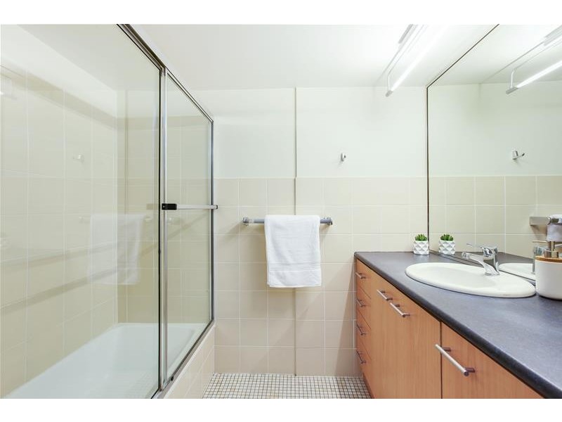 ‘YACHTING TOWERS’ 18 MacArthur Parade, Main Beach QLD 4217