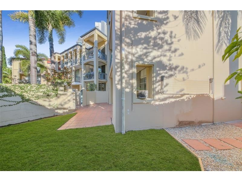 ‘Sainte Maxime’ 38 Woodroffe Avenue, Main Beach QLD 4217