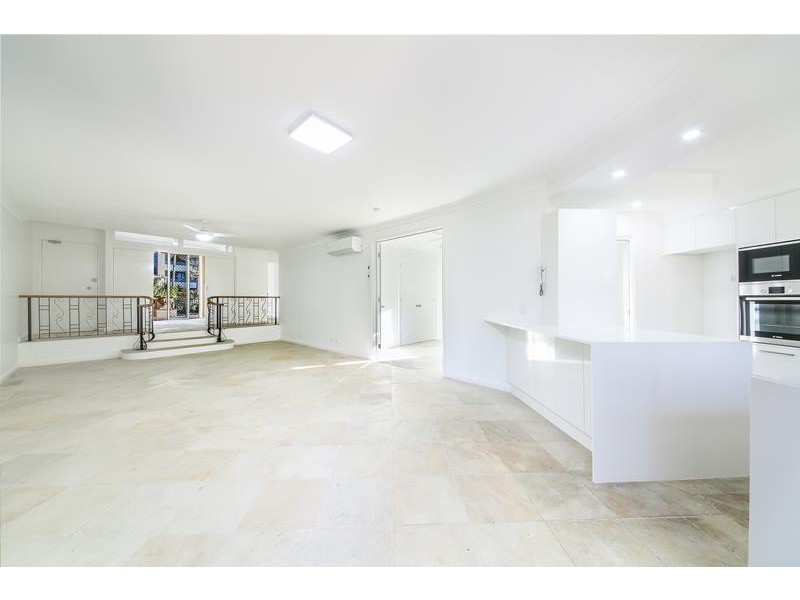 ‘Sainte Maxime’ 38 Woodroffe Avenue, Main Beach QLD 4217