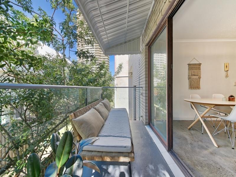 6/13 Breaker Street, Main Beach QLD 4217