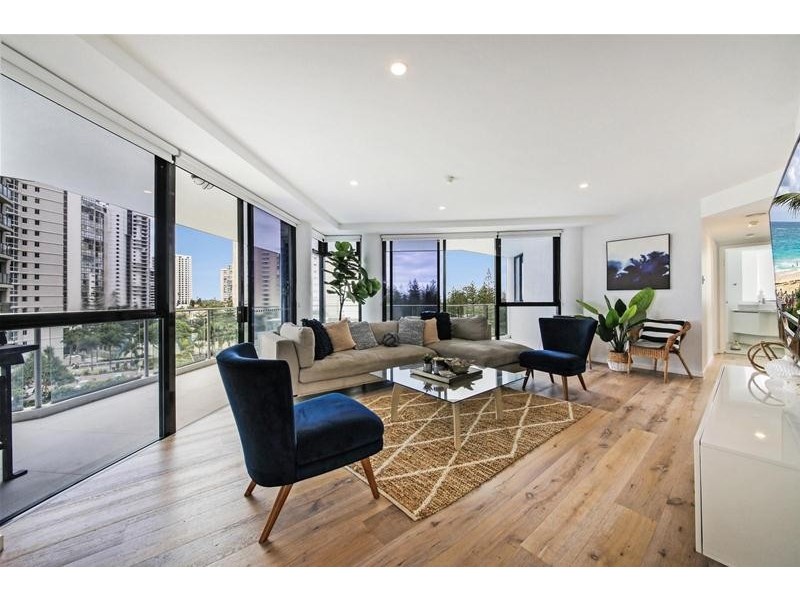 ‘Calais’ 19 Peak Avenue, Main Beach QLD 4217