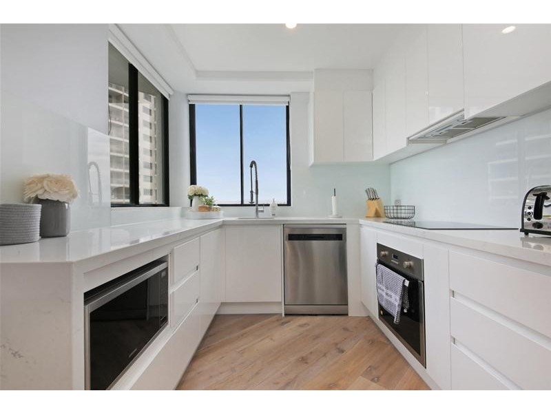 ‘Calais’ 19 Peak Avenue, Main Beach QLD 4217