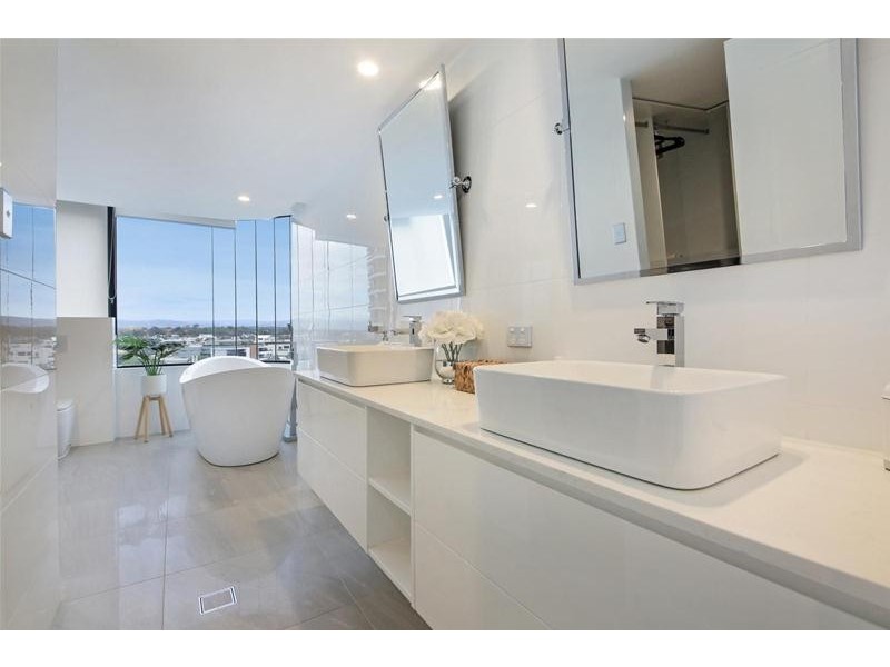 ‘Calais’ 19 Peak Avenue, Main Beach QLD 4217