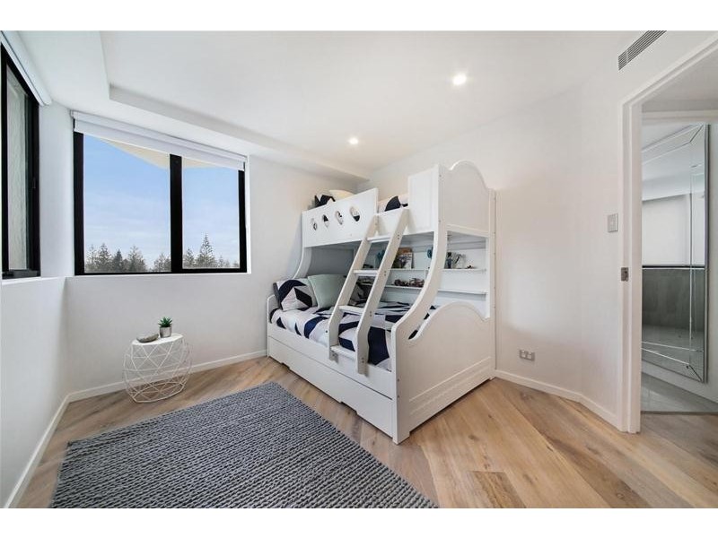 ‘Calais’ 19 Peak Avenue, Main Beach QLD 4217