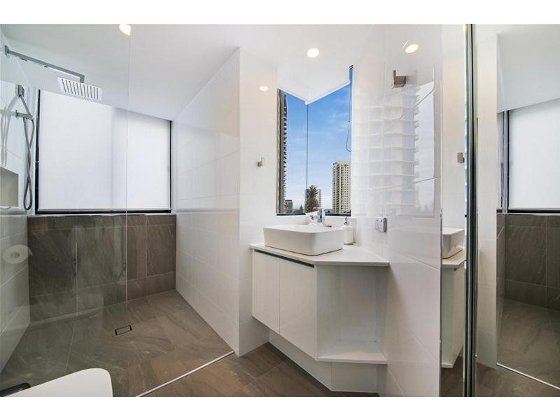 ‘Calais’ 19 Peak Avenue, Main Beach QLD 4217