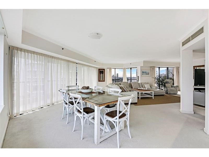 ‘THE INLET’ 24 Breaker Street, Main Beach QLD 4217