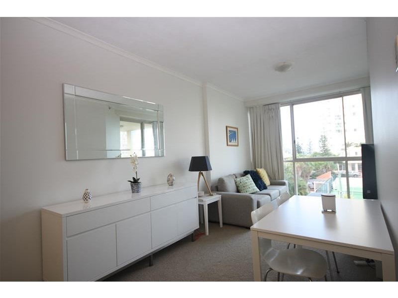 ‘Maldives’ 46 Pacific  Street, Main Beach QLD 4217