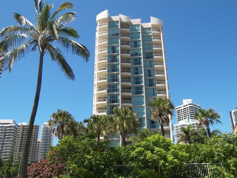 ‘Maldives’ 46 Pacific  Street, Main Beach QLD 4217