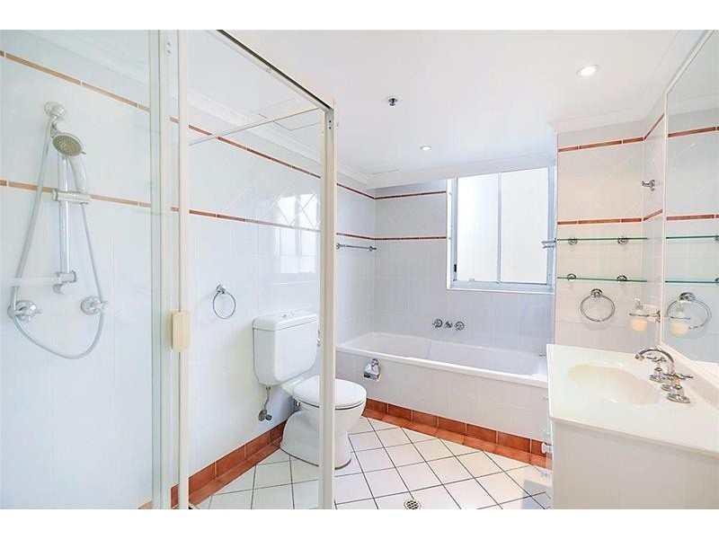 ‘Ocean Sands’ 11 Hughes Avenue, Main Beach QLD 4217