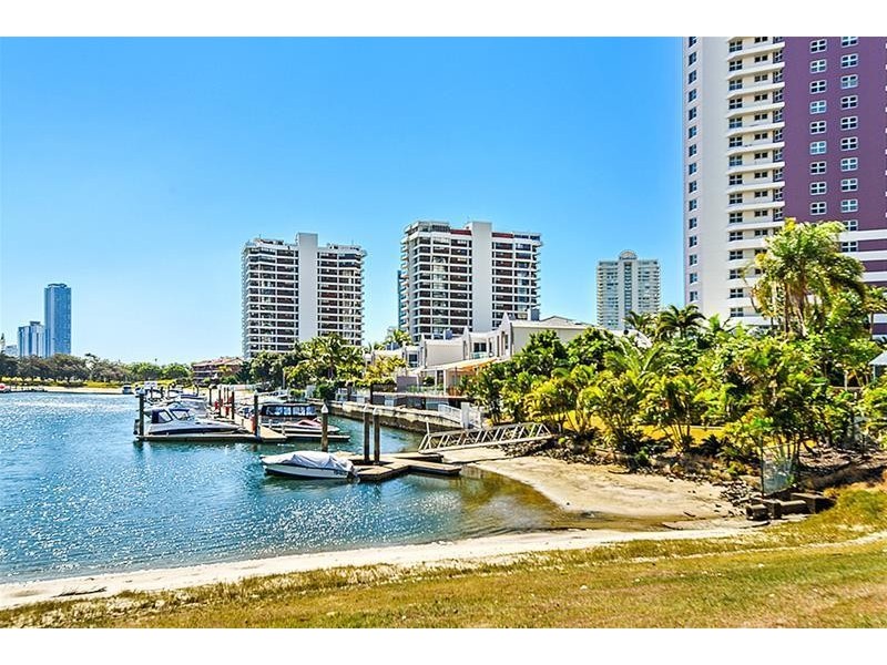 ‘THE NELSON’ 5 Admiralty Drive, Paradise Waters QLD 4217