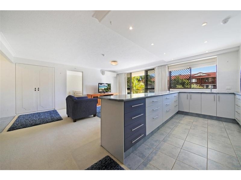 ‘KINGS ROW CTR’ 20 Commodore Drive, Paradise Waters QLD 4217