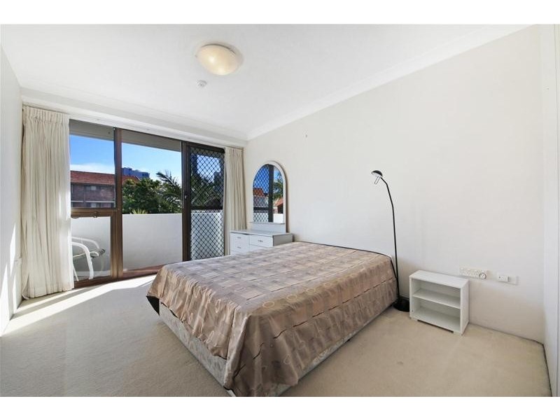 ‘KINGS ROW CTR’ 20 Commodore Drive, Paradise Waters QLD 4217