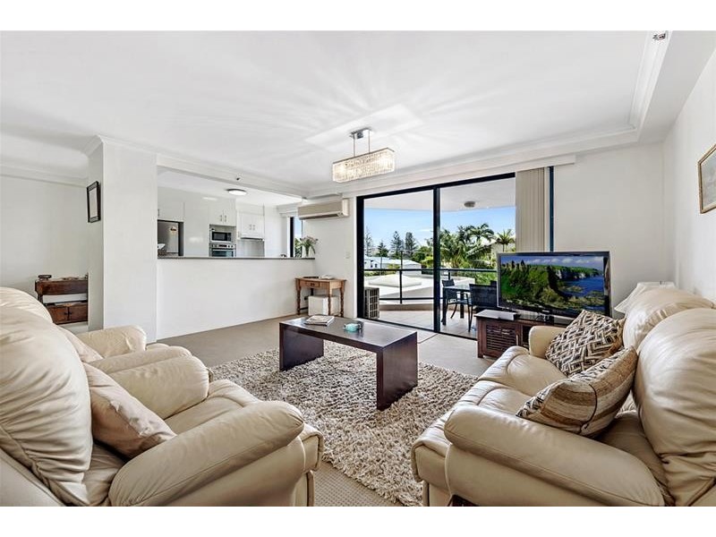 ‘THE WARATAH’ 22 Montgomery Avenue, Main Beach QLD 4217