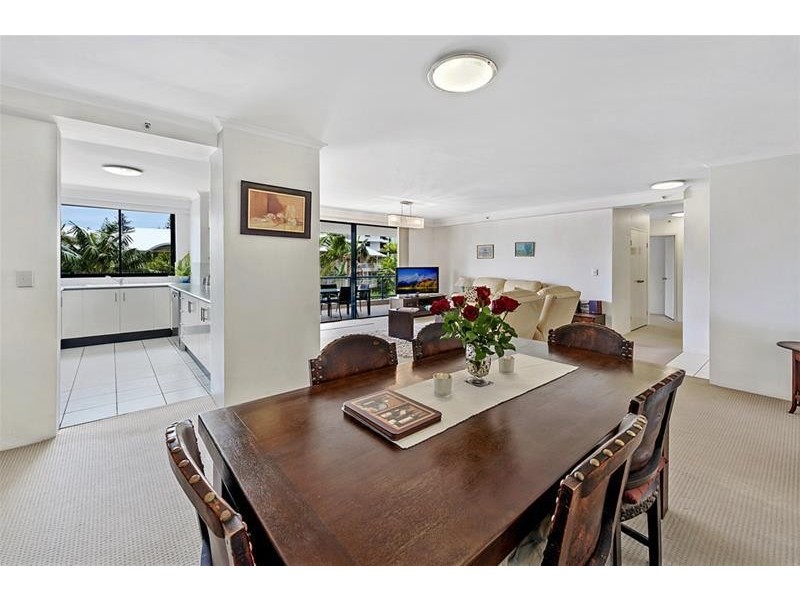 ‘THE WARATAH’ 22 Montgomery Avenue, Main Beach QLD 4217