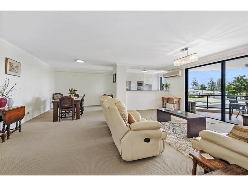 ‘THE WARATAH’ 22 Montgomery Avenue, Main Beach QLD 4217