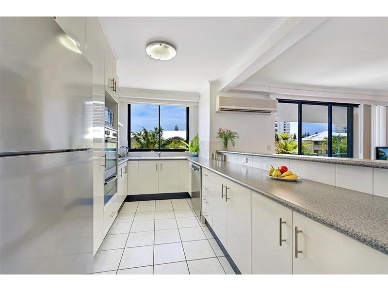 ‘THE WARATAH’ 22 Montgomery Avenue, Main Beach QLD 4217