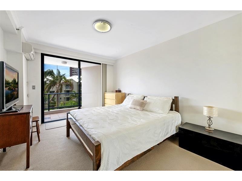 ‘THE WARATAH’ 22 Montgomery Avenue, Main Beach QLD 4217