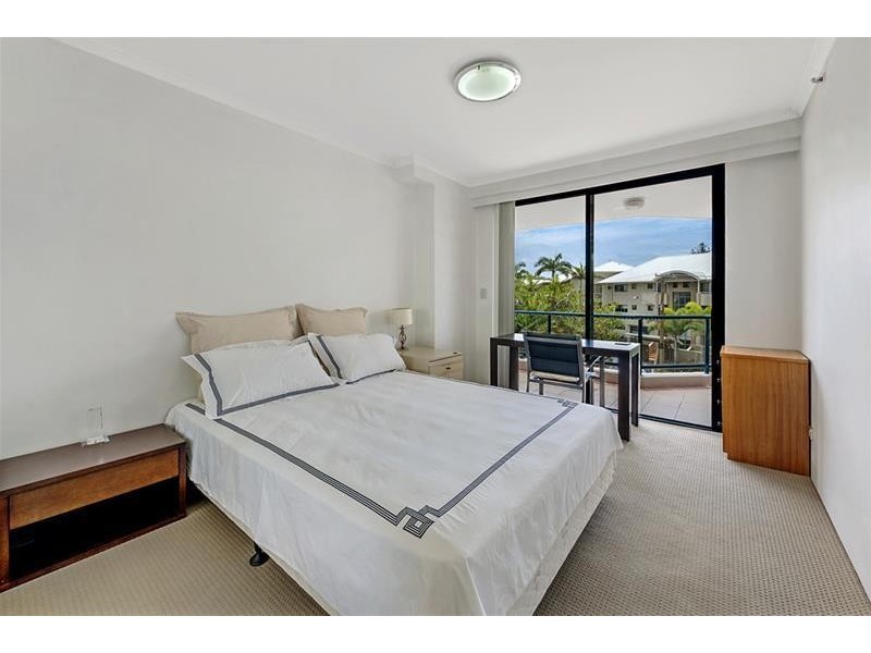 ‘THE WARATAH’ 22 Montgomery Avenue, Main Beach QLD 4217