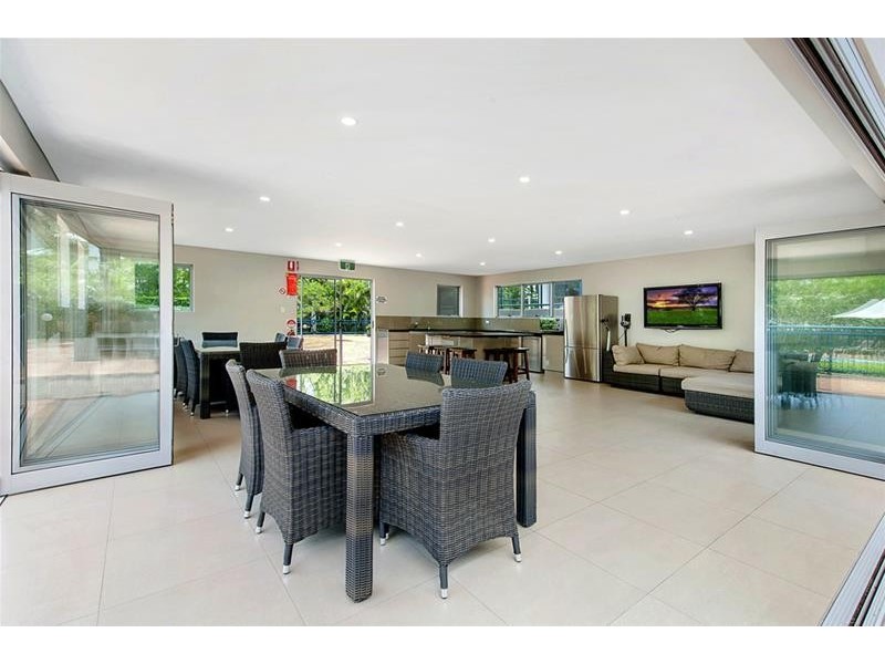 ‘THE WARATAH’ 22 Montgomery Avenue, Main Beach QLD 4217