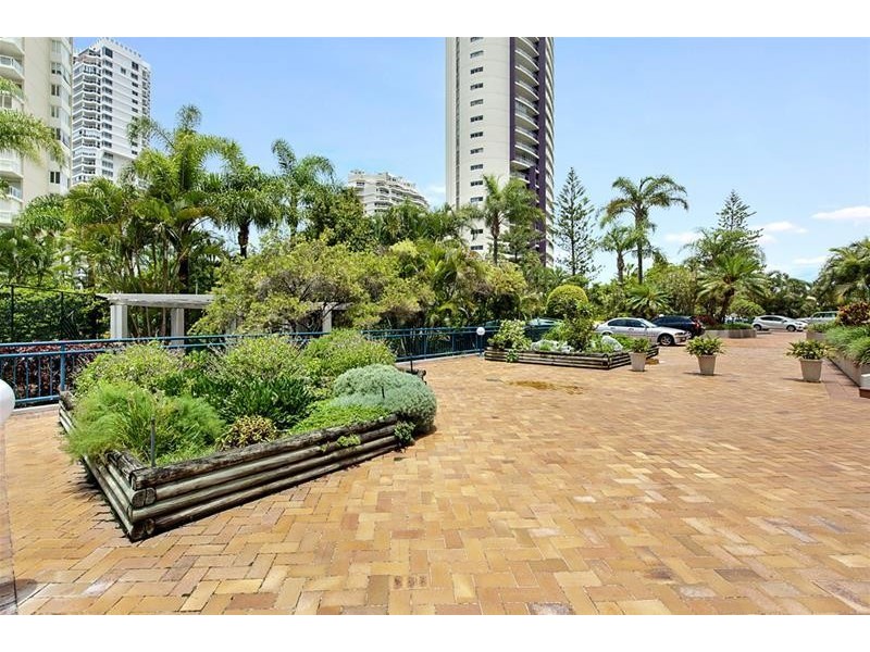 ‘THE WARATAH’ 22 Montgomery Avenue, Main Beach QLD 4217