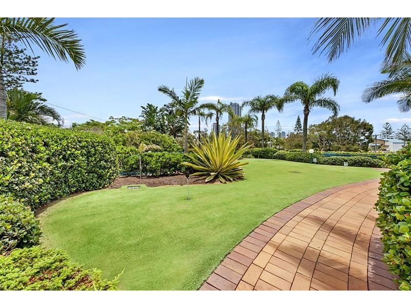 ‘THE WARATAH’ 22 Montgomery Avenue, Main Beach QLD 4217