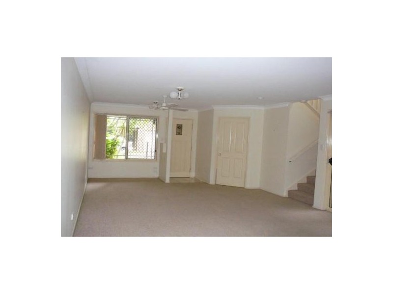 4/50 Pohlman Street, Southport QLD 4215