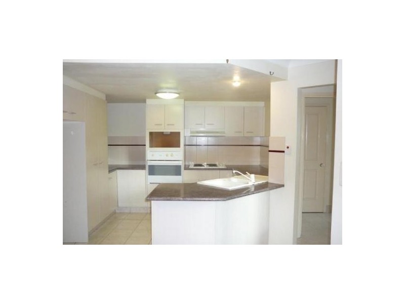 4/50 Pohlman Street, Southport QLD 4215