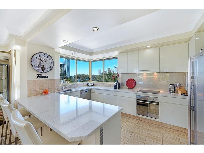 1 Serisier Avenue ‘CONTESSA”, Main Beach QLD 4217