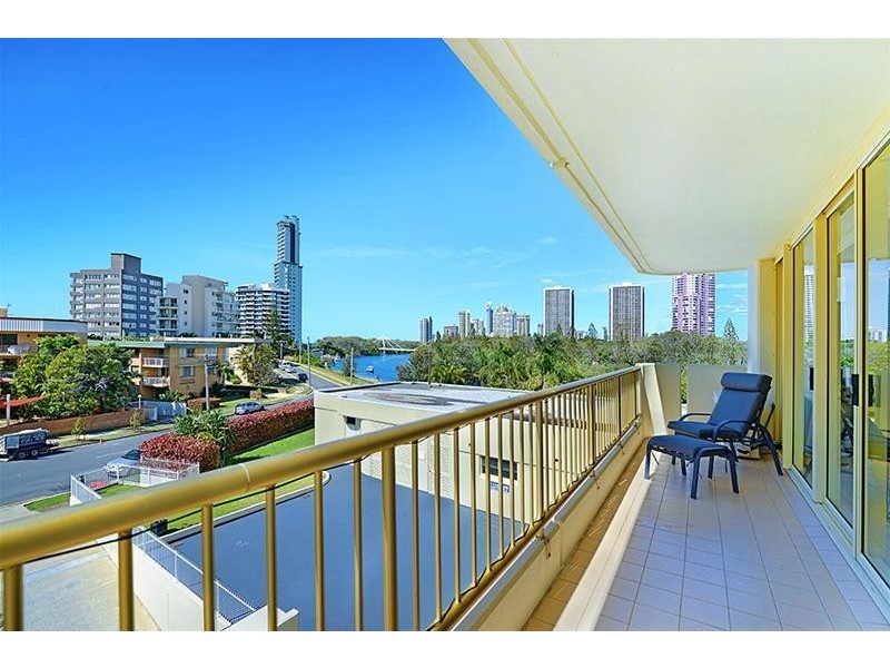 1 Serisier Avenue ‘CONTESSA”, Main Beach QLD 4217