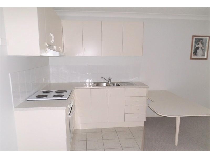 5 Lloyd Street, Southport QLD 4215